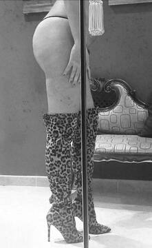 Public Photo of MissErotica