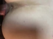 il mio ragazzo mi spinge forte il suo cazzo tatuato